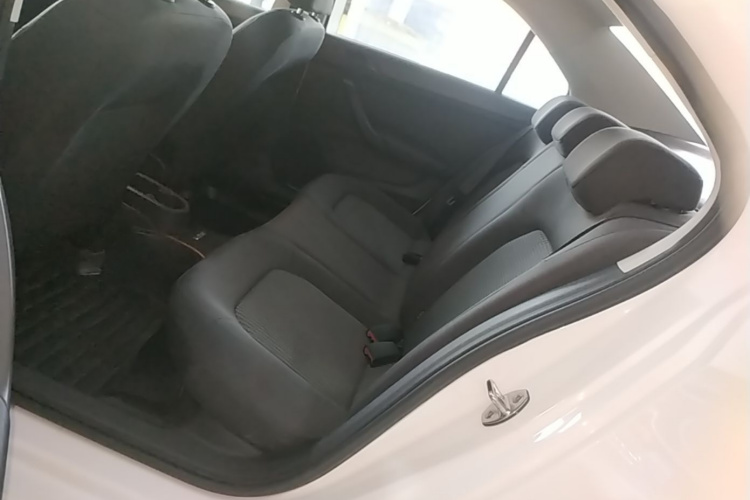 Volkswagen Santana 2017 car image #17
