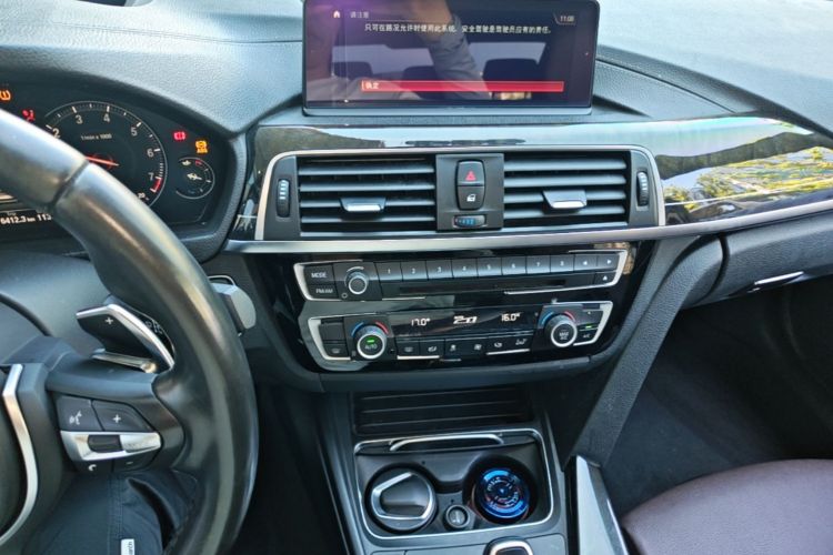 BMW 3 Series 2018 #13 BMW 3 Series 2018 car image #13