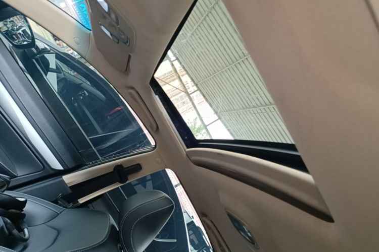 GEELY Emgrand 2018 car image #18