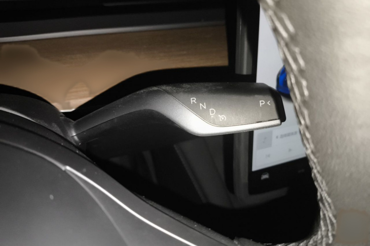 Tesla Model 3 2021 car image #18