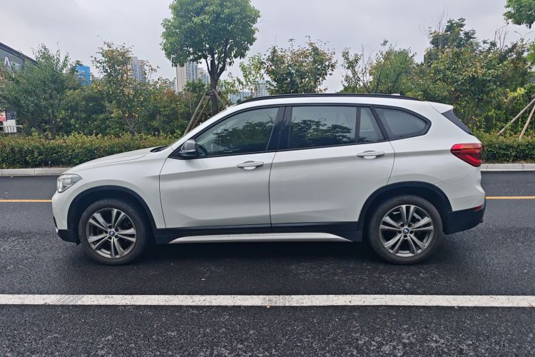 BMW X1 2018 #4 BMW X1 2018 car image #4
