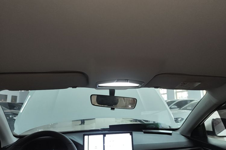 GEELY Emgrand 2025 car image #20