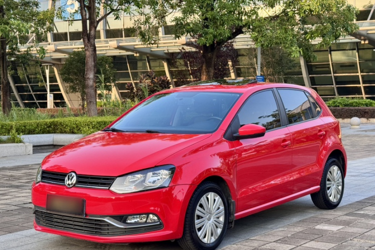 Volkswagen Polo 2018 car image #2