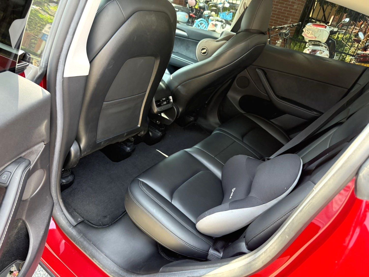 Tesla Model Y 2023 #6 Tesla Model Y 2023 car image #6