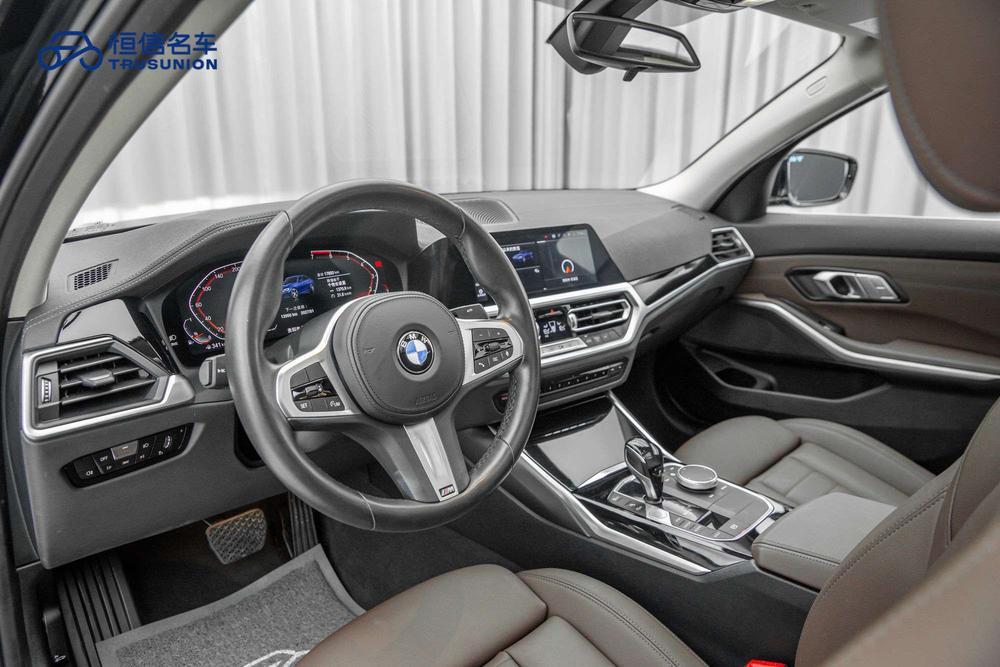 BMW 3 Series 2020 car image #19