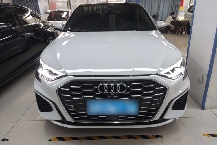 Audi A3 2024 immagine di auto #3