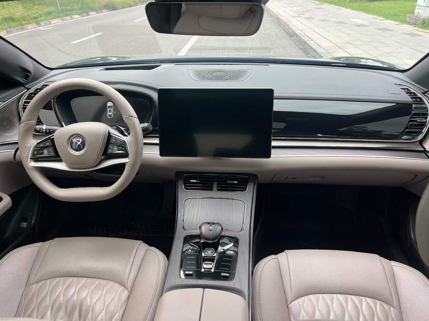 BYD Han 2025 immagine di auto #8
