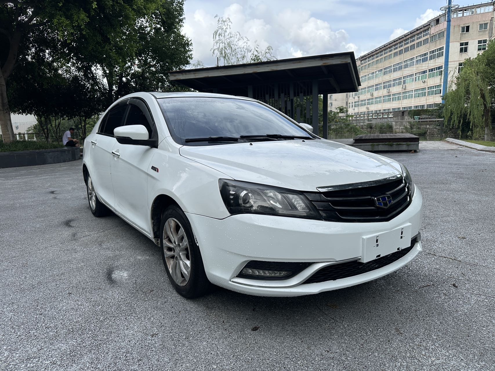 GEELY Emgrand 2015 car image #2