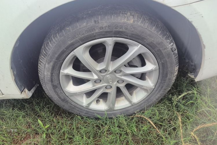 GEELY Emgrand 2021 car image #9