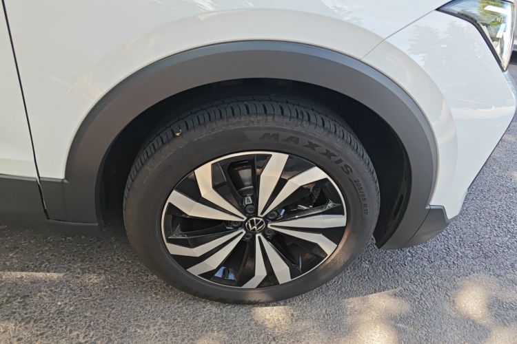 Volkswagen Tharu 2025 car image #6