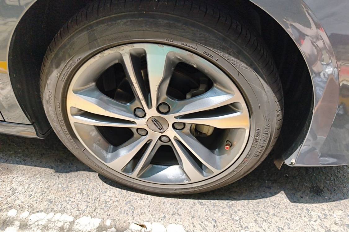 GEELY Binray 2019 car image #9