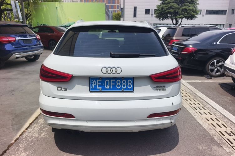 Audi Q3 2016 car image #6