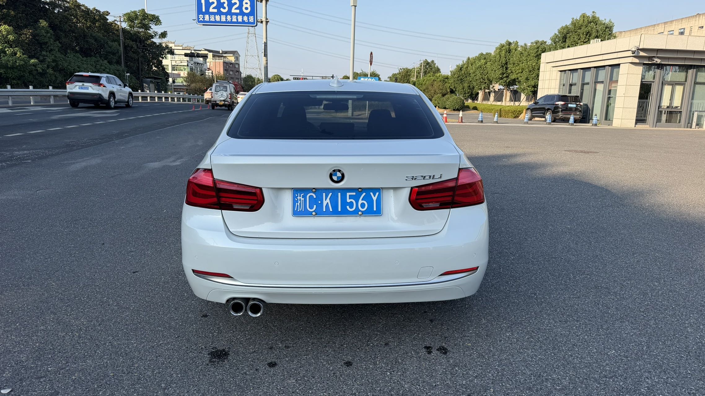 BMW 3 Series 2019 #7 BMW 3 Series 2019 car image #7