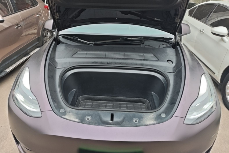 Tesla Model Y 2022 car image #20