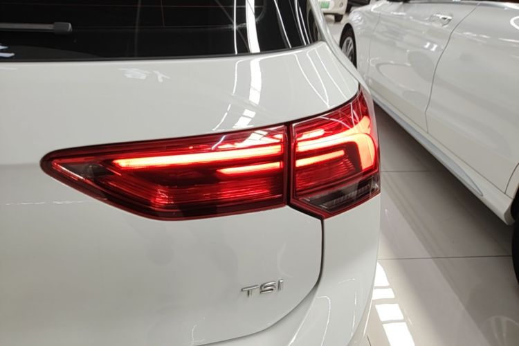 Volkswagen Golf 2021 car image #8