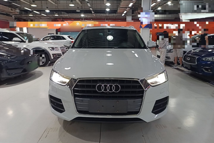 Audi Q3 2016 car image #3