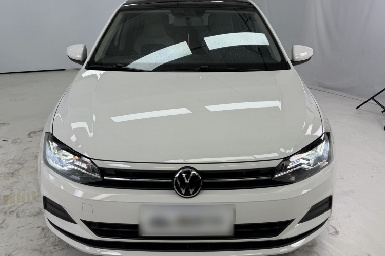 Volkswagen Polo 2021 car image #3