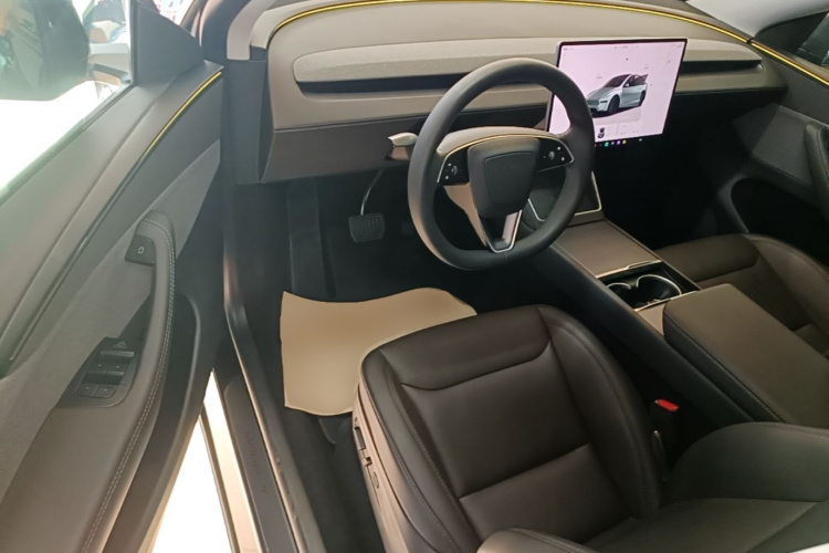 Tesla Model Y 2025 #16 Tesla Model Y 2025 car image #16