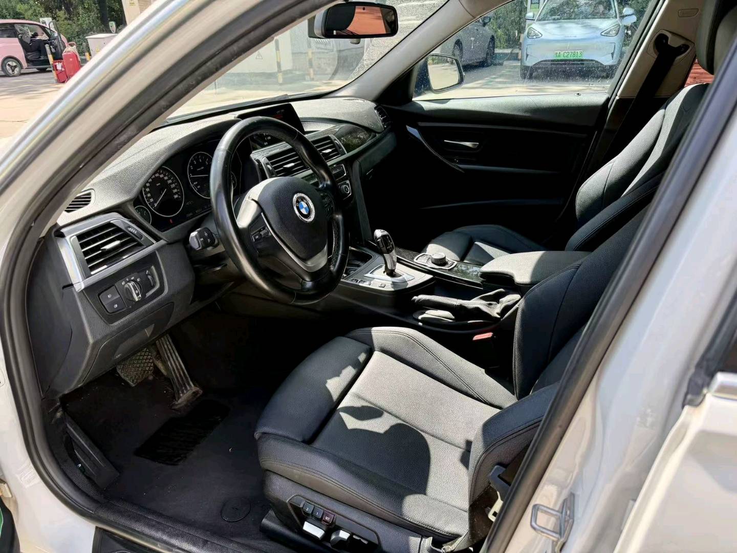 BMW 3 Series 2017 #6 BMW 3 Series 2017 car image #6