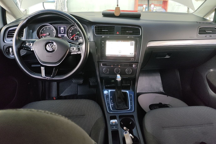 Volkswagen Golf 2020 #10 Volkswagen Golf 2020 car image #10