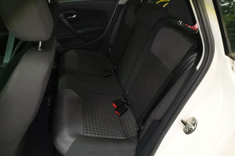 Volkswagen Polo 2016 car image #10
