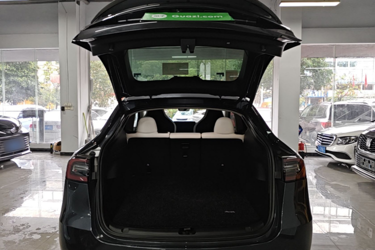 Tesla Model Y 2022 #19 Tesla Model Y 2022 car image #19