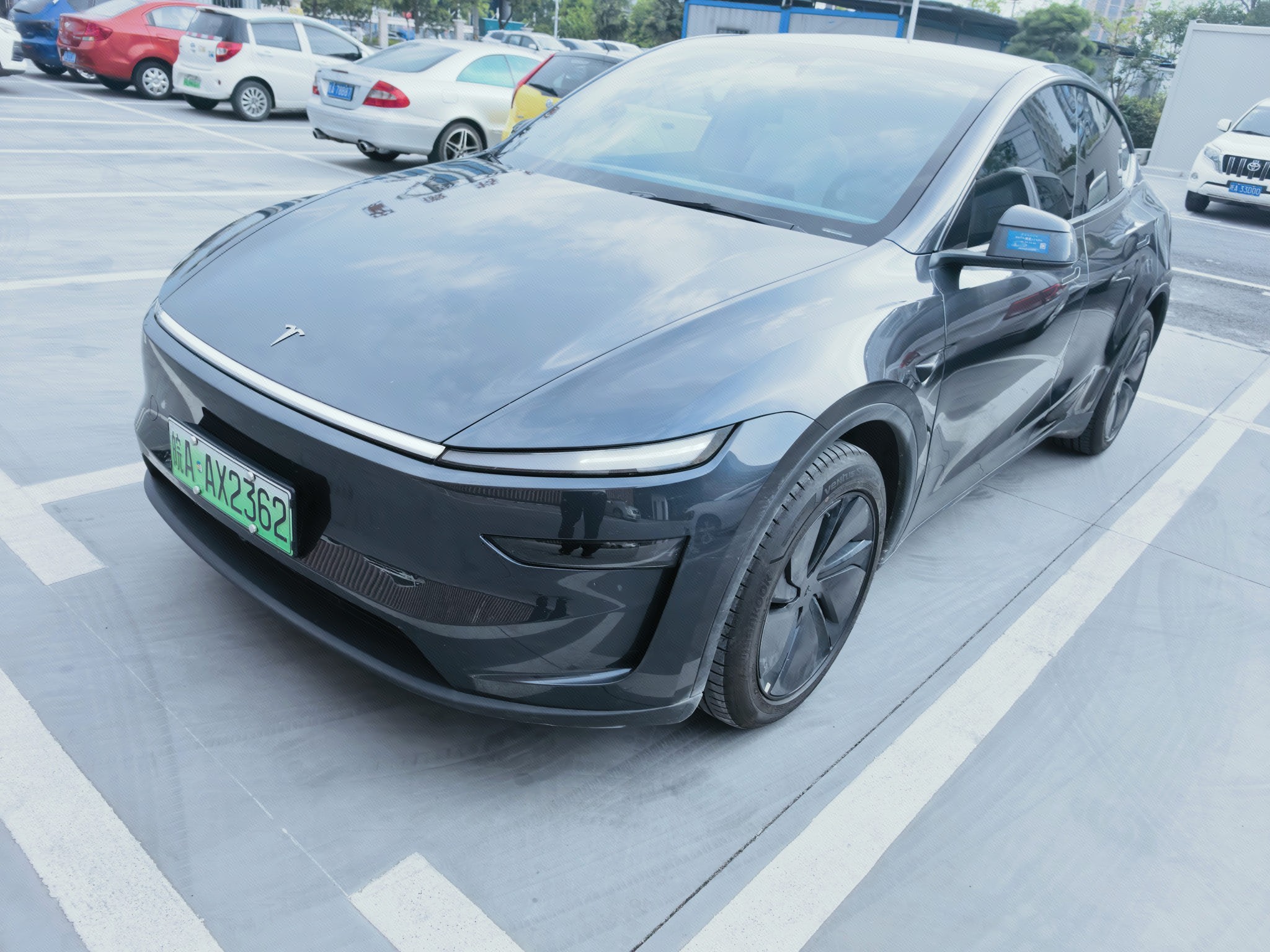 Tesla Model Y 2025 Tesla Model Y 2025 immagine di auto