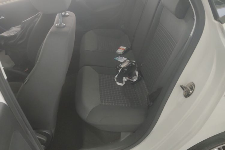 Volkswagen Polo 2019 car image #17