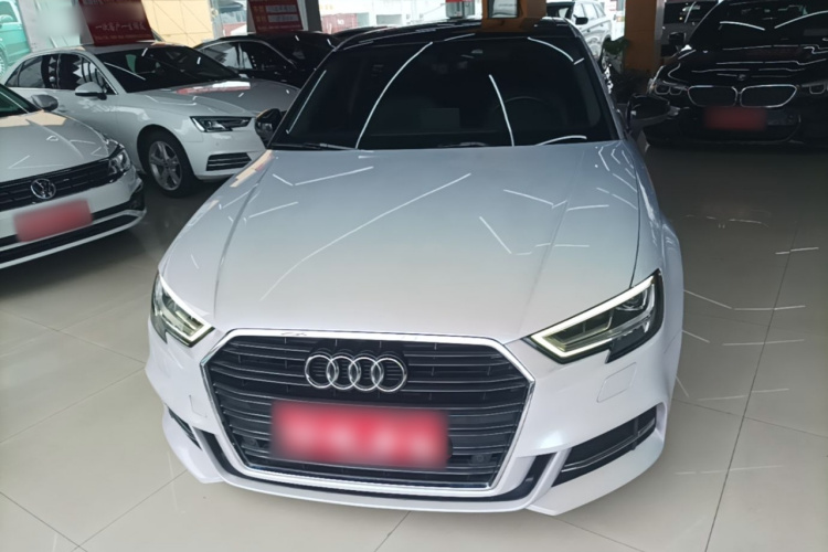 Audi A3 2019 car image #3