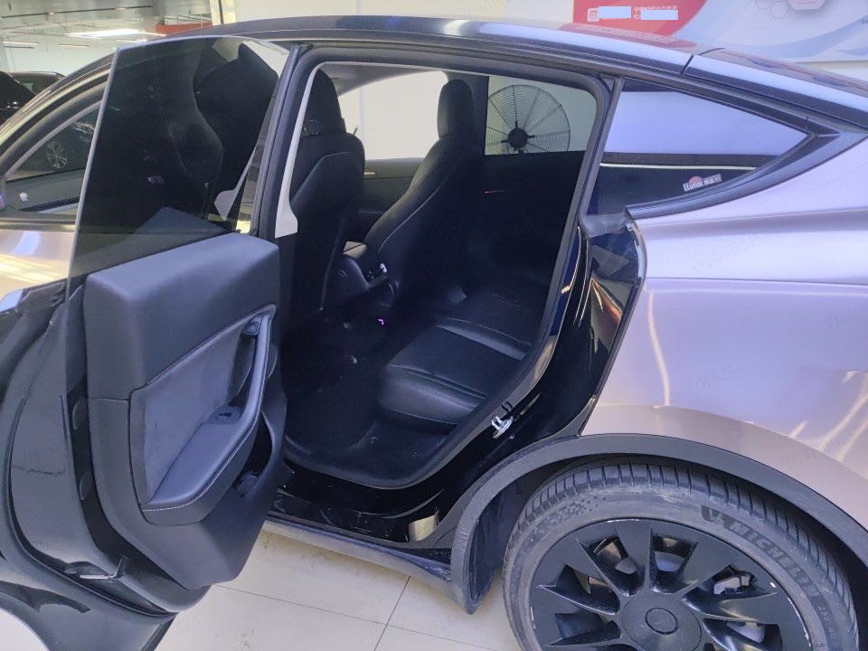 Tesla Model Y 2021 #6 Tesla Model Y 2021 car image #6