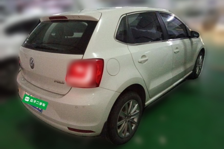 Volkswagen Polo 2015 car image #5