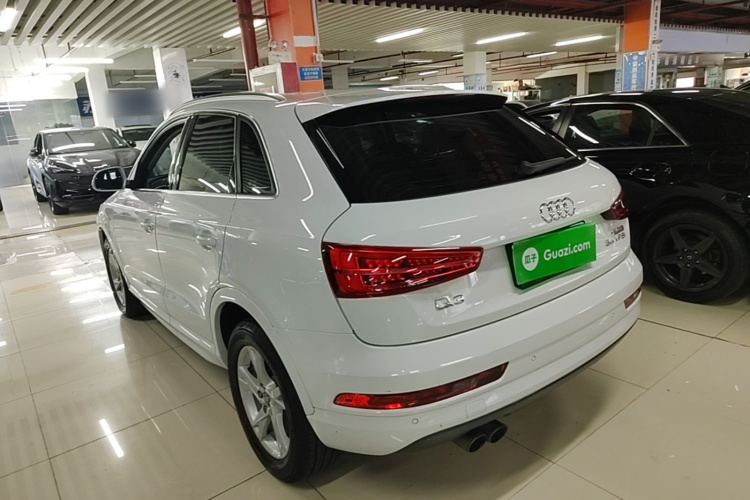 Audi Q3 2018 car image #5