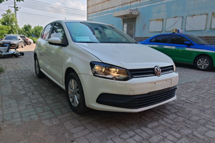 Volkswagen Polo 2016 car image #4