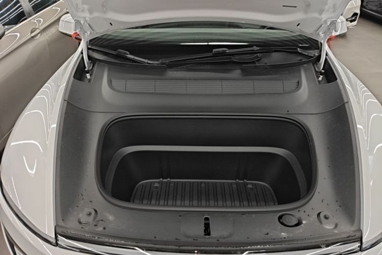 Tesla Model Y 2026 #20 Tesla Model Y 2026 car image #20