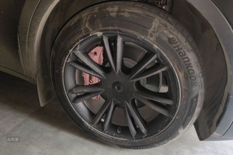 Tesla Model Y 2023 car image #9