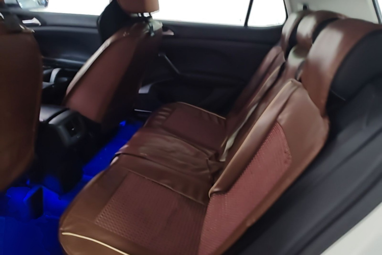 Volkswagen Tacqua 2021 car image #17
