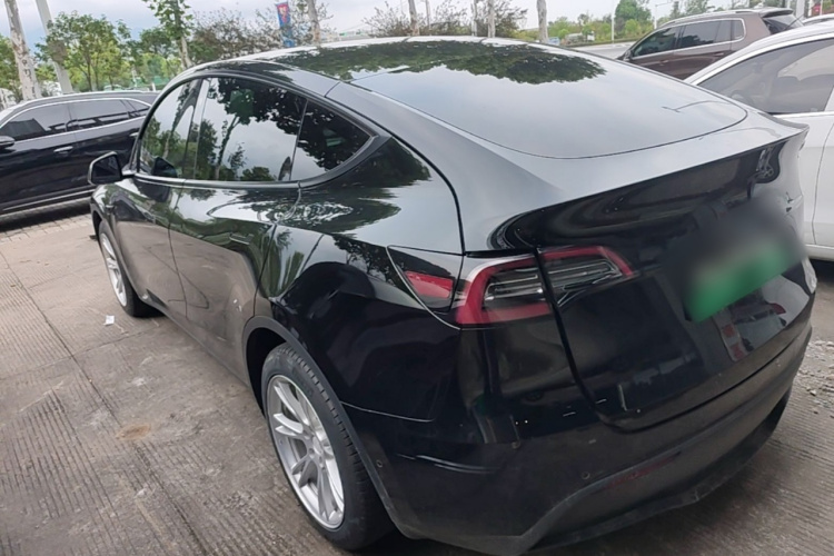 Tesla Model Y 2022 #5 Tesla Model Y 2022 car image #5