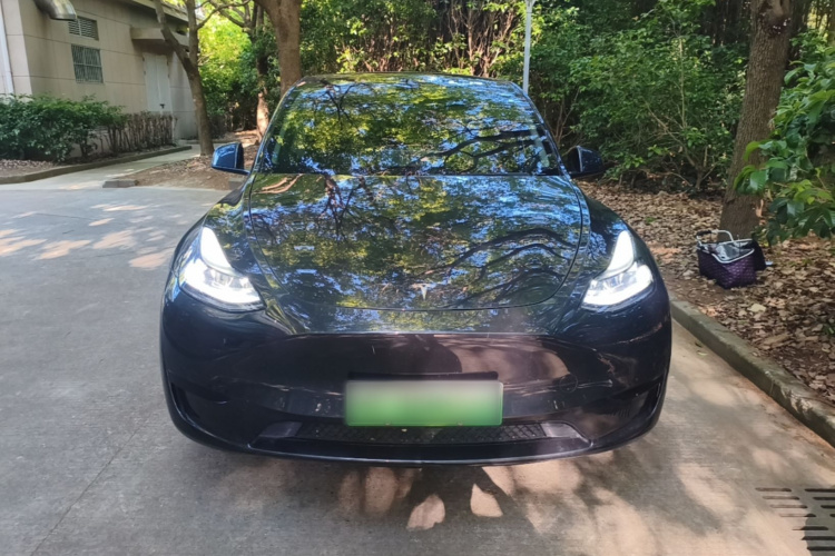 Tesla Model Y 2024 #3 Tesla Model Y 2024 immagine di auto #3