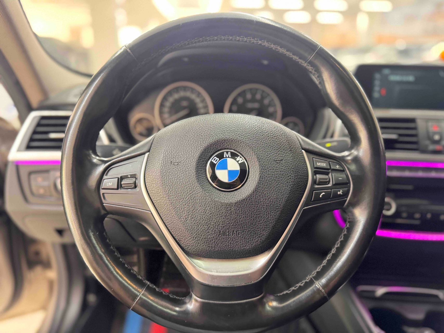 BMW 3 Series 2018 #5 BMW 3 Series 2018 car image #5