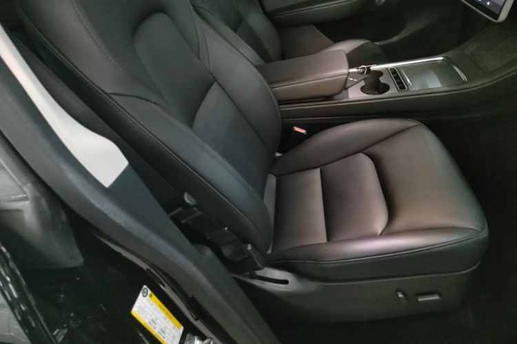 Tesla Model Y 2022 car image #24