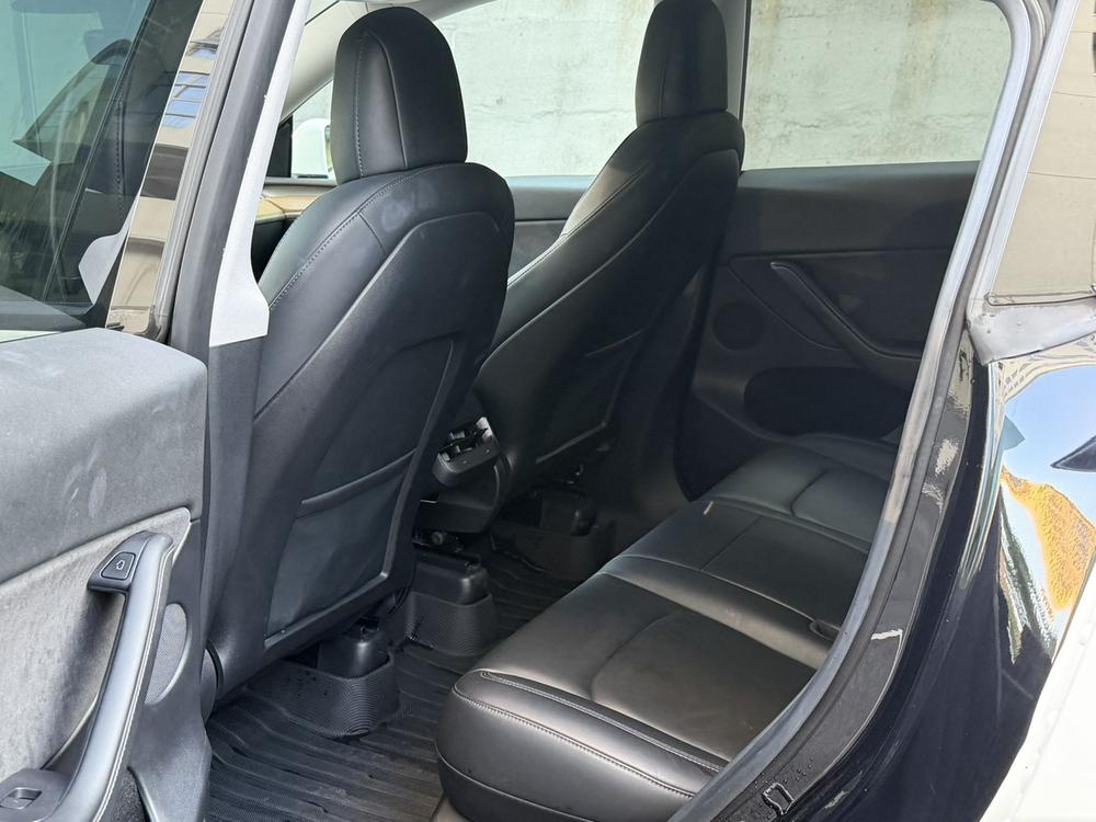 Tesla Model Y 2021 car image #10