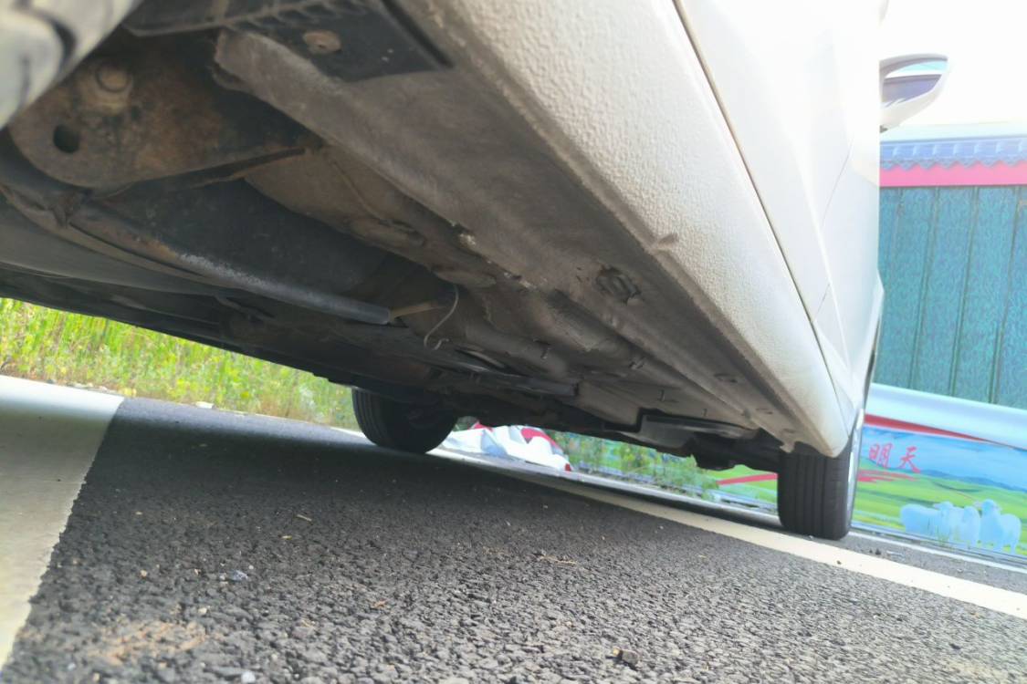Volkswagen Santana 2015 car image #16