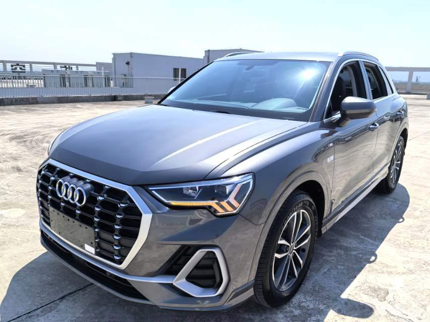Audi Q3 2022 car image 