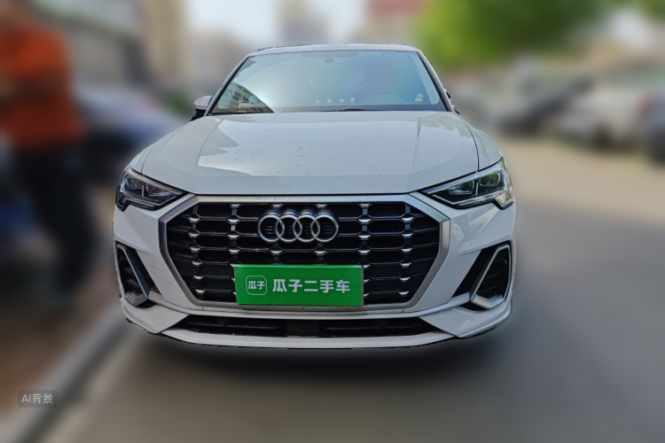 Audi Q3 2022 car image #3