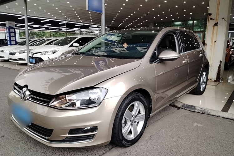 Volkswagen Golf 2016 car image #2