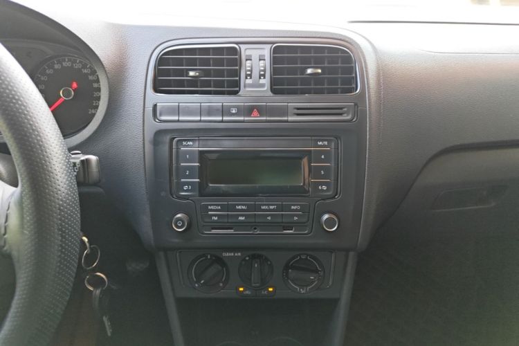 Volkswagen Polo 2016 #17 Volkswagen Polo 2016 car image #17