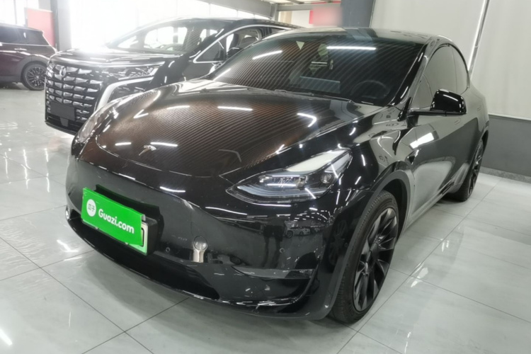 Tesla Model Y 2023 #2 Tesla Model Y 2023 car image #2