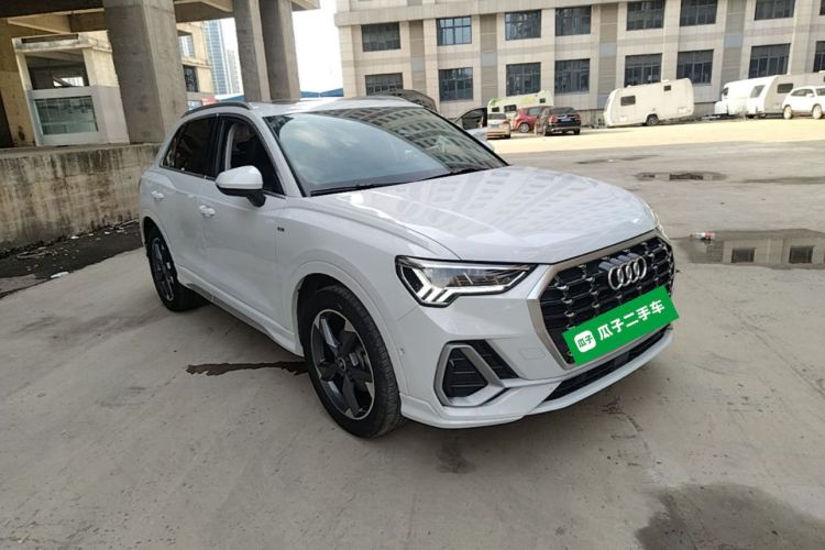 Audi Q3 2021 car image #4