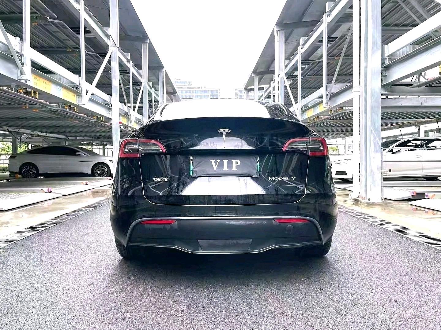 Tesla Model Y 2023 car image #3