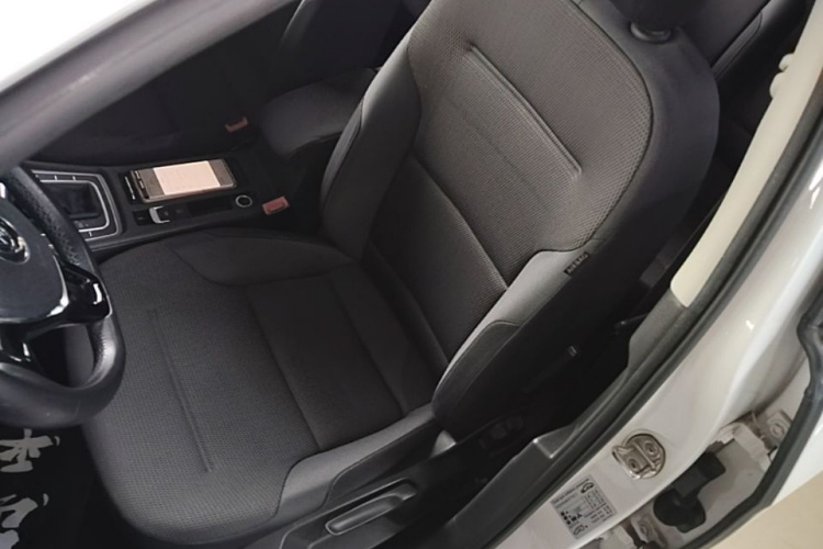 Volkswagen Golf 2016 car image #15